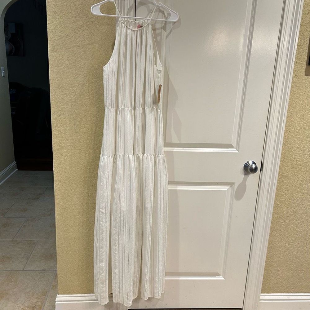 Cremieux womenโs maxiโdress white and black pin striped size medium lined midโsk